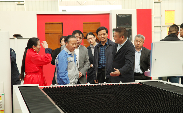 章丘區(qū)對(duì)外投資與貿(mào)易協(xié)會(huì)在布洛爾智能召開部分企業(yè)家座談會(huì) 章丘區(qū)對(duì)外投資與貿(mào)易協(xié)會(huì)在布洛爾智能召開部分企業(yè)家座談會(huì)