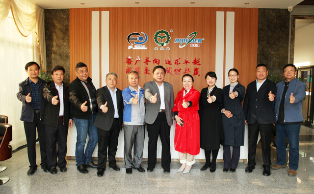 章丘區(qū)對(duì)外投資與貿(mào)易協(xié)會(huì)在布洛爾智能召開部分企業(yè)家座談會(huì) 章丘區(qū)對(duì)外投資與貿(mào)易協(xié)會(huì)在布洛爾智能召開部分企業(yè)家座談會(huì)