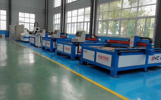 臺(tái)式數(shù)控等離子切割機(jī).jpg 臺(tái)式數(shù)控等離子切割機(jī)