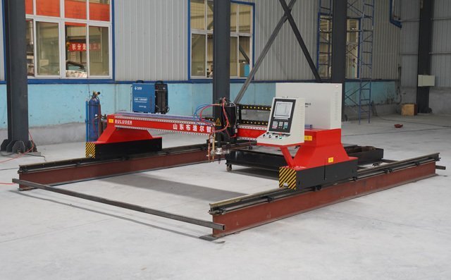 布洛爾數(shù)控等離子切割機(jī)使用穩(wěn)定，生產(chǎn)效率高