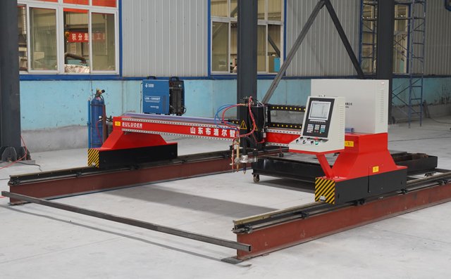 數(shù)控切割機設(shè)備目前在電子設(shè)備、包裝機械、化工機械、食品機械、紡織機械、醫(yī)療設(shè)備、汽車工業(yè)等行業(yè)得到了廣泛的應(yīng)用。