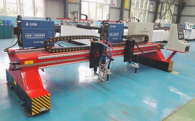 一機(jī)兩用的龍門式等離子火焰切割機(jī) 一機(jī)兩用的龍門式等離子火焰切割機(jī)