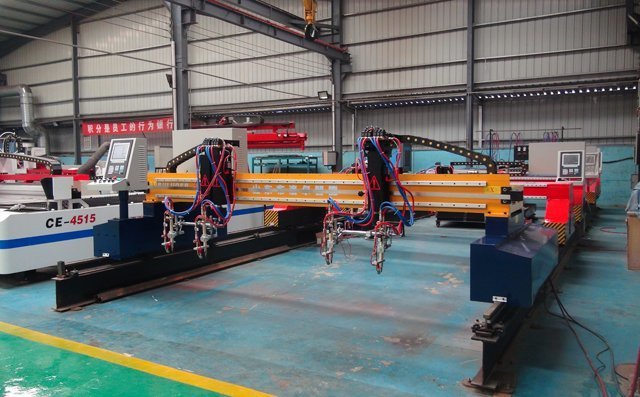 數(shù)控火焰切割機可以切割高厚度碳鋼板 數(shù)控火焰切割機可以切割高厚度碳鋼板