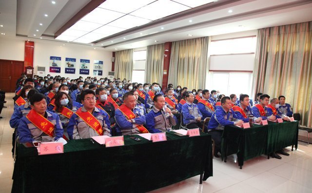 布洛爾激光召開2021年終總結(jié)暨優(yōu)秀員工表彰大會 布洛爾激光召開2021年終總結(jié)暨優(yōu)秀員工表彰大會