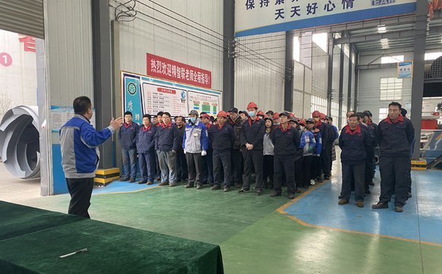 集團總經(jīng)理孫寧波進行了深入淺出的講解培訓(xùn) 集團總經(jīng)理孫寧波進行了深入淺出的講解培訓(xùn)